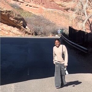 H&M Black/ Gray Textured women’s jeans size 0